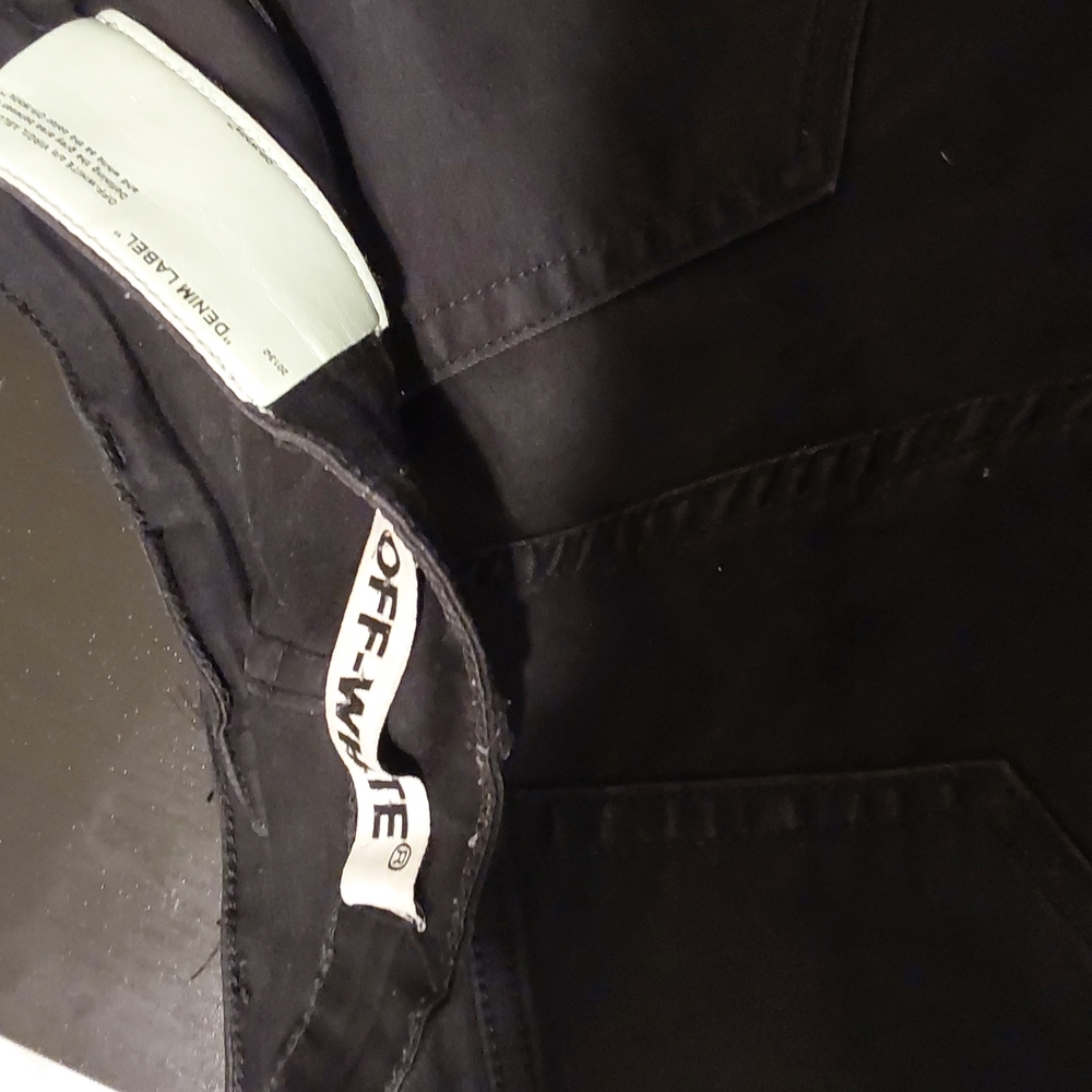 AUTHENTIC MEN SIZE 32/skinnyJEANS BY: OFF WHITE